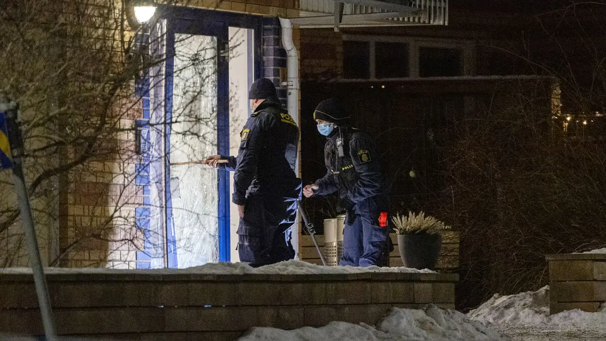 Minor arrested after explosion at Haninge apartment building