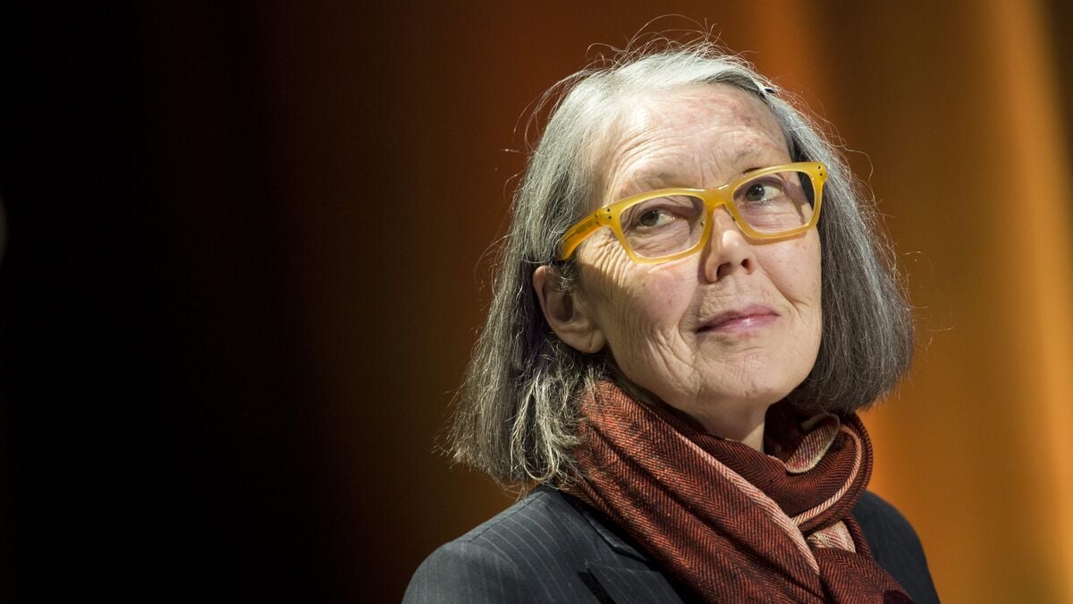 Nobel Prize Winner Anne Carson Blends Ancient Poetry With Her Own Work to Make It Glow