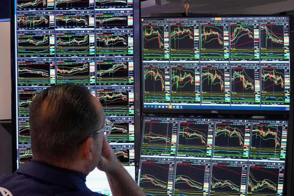 Nvidia's Warning Sends Wall Street Indices Tumbling