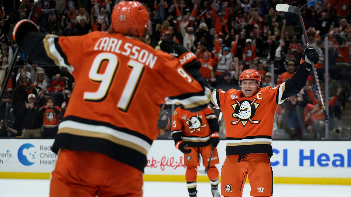 Leo Carlsson Records Three Assists as Anaheim Beats Florida in Overtime