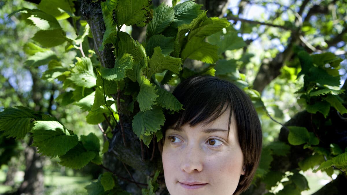 Victoria Bergsman of The Concretes Debuts Autobiographical Novel