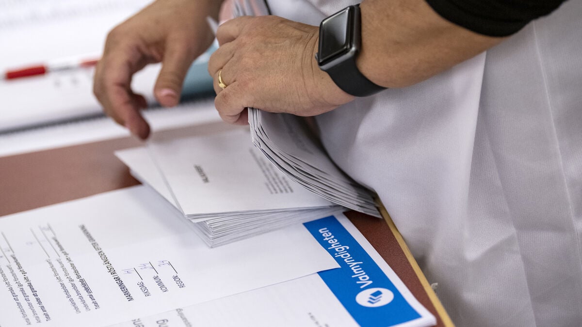 Swedes abroad on track for record vote as humid climates disrupt postal ballots