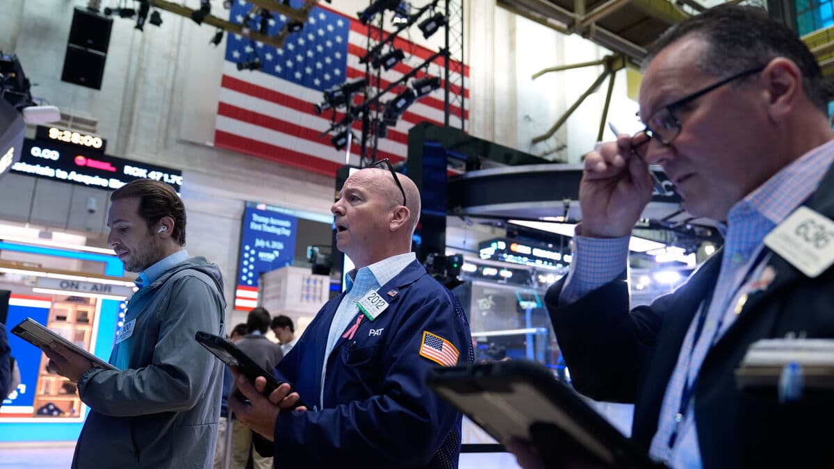 US long-term bond yields fall after Treasury buyback announcement