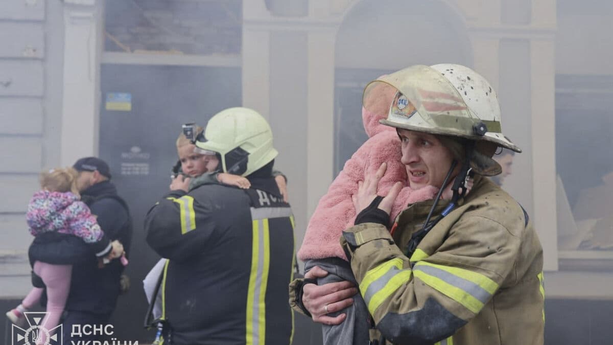 Zelensky Reports Six Killed in Overnight Russian Attacks on Ukraine