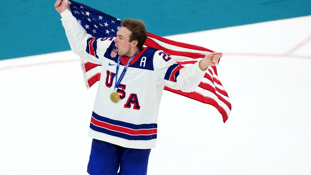 U.S. Olympic hockey stars apologize after Trump joke