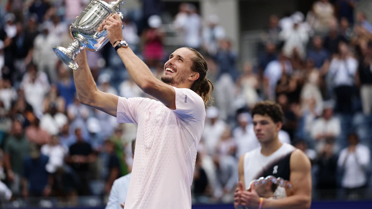 Zverev wins US Open title, defeats Shelton in four sets and apologizes to crowd