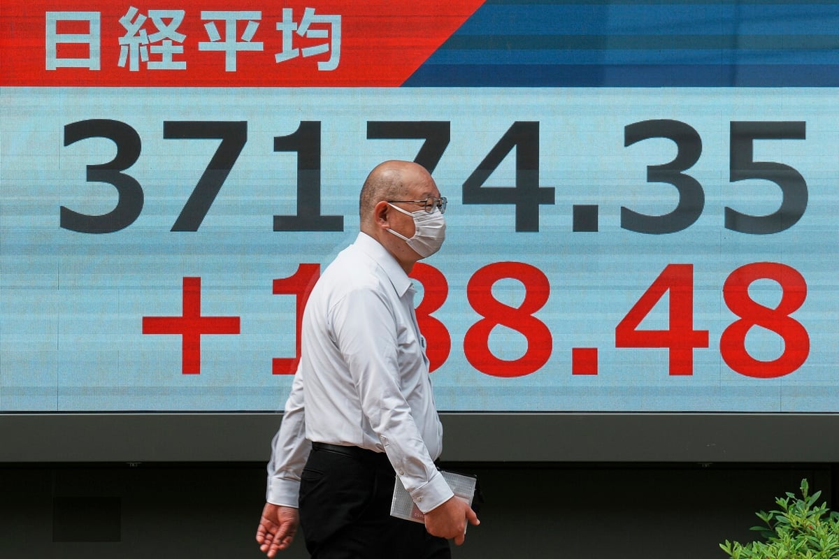 Asian Stock Markets Show Cautious Optimism with Gains