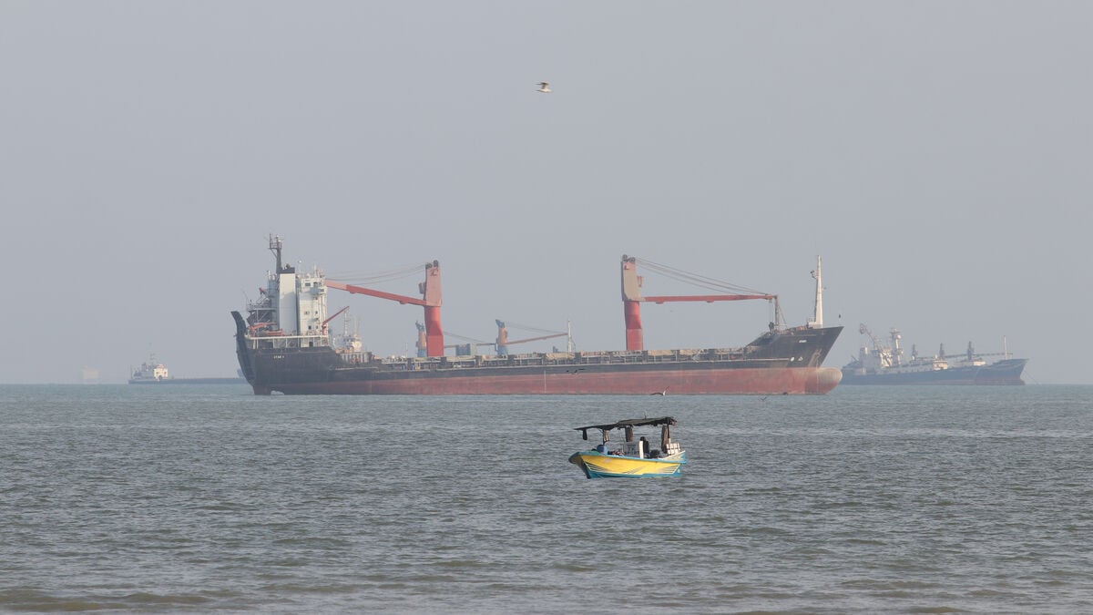 Iran Says Oil Tanker Caught Fire After Hitting Mine in Strait of Hormuz