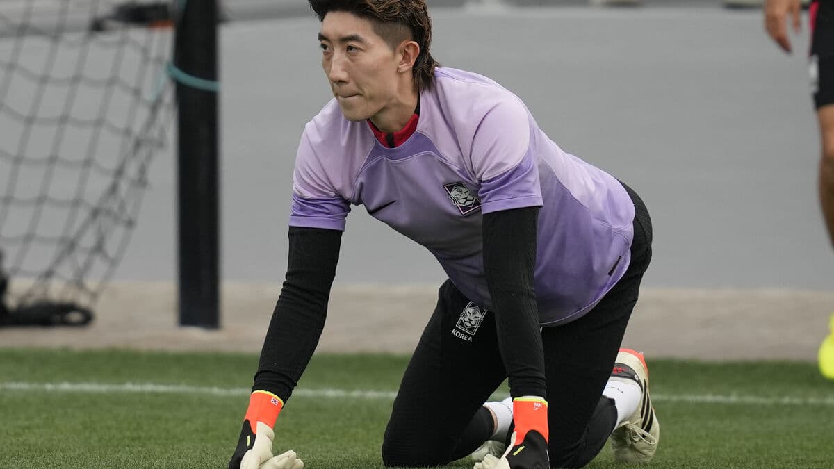 South Korea goalkeeper Kim Seung-Gyu missed daughter's birth, says he was very sad