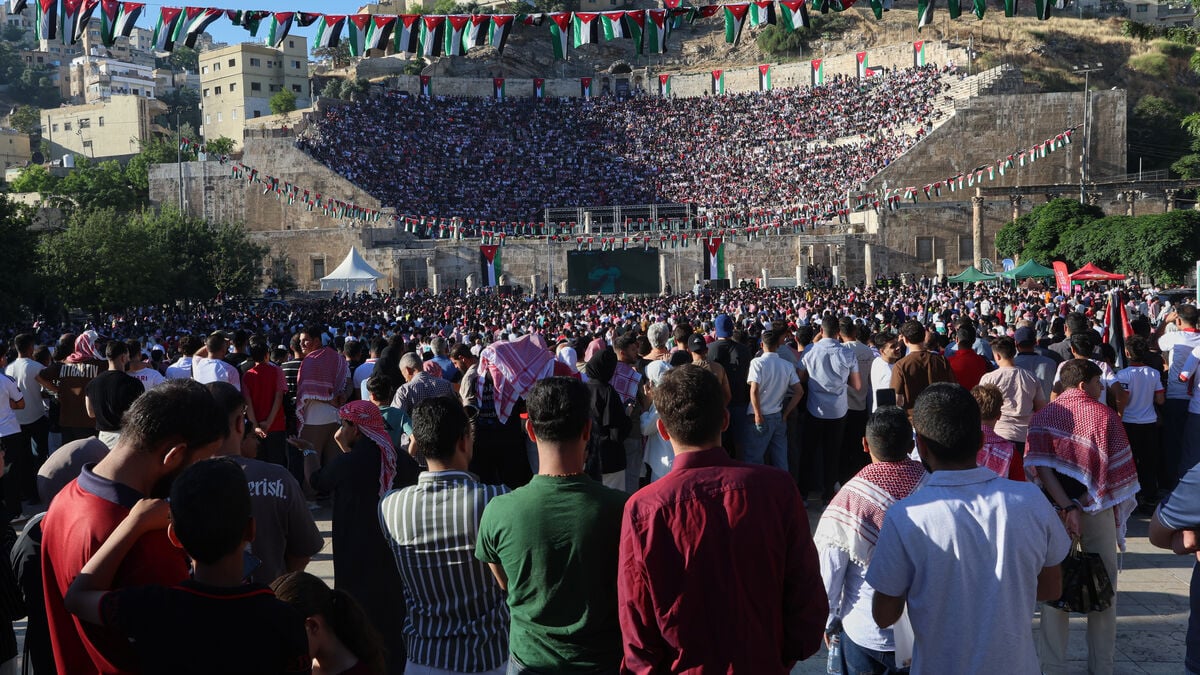 One dead and eight injured in crowd crush at Amman big-screen World Cup screening of Jordan vs Algeria