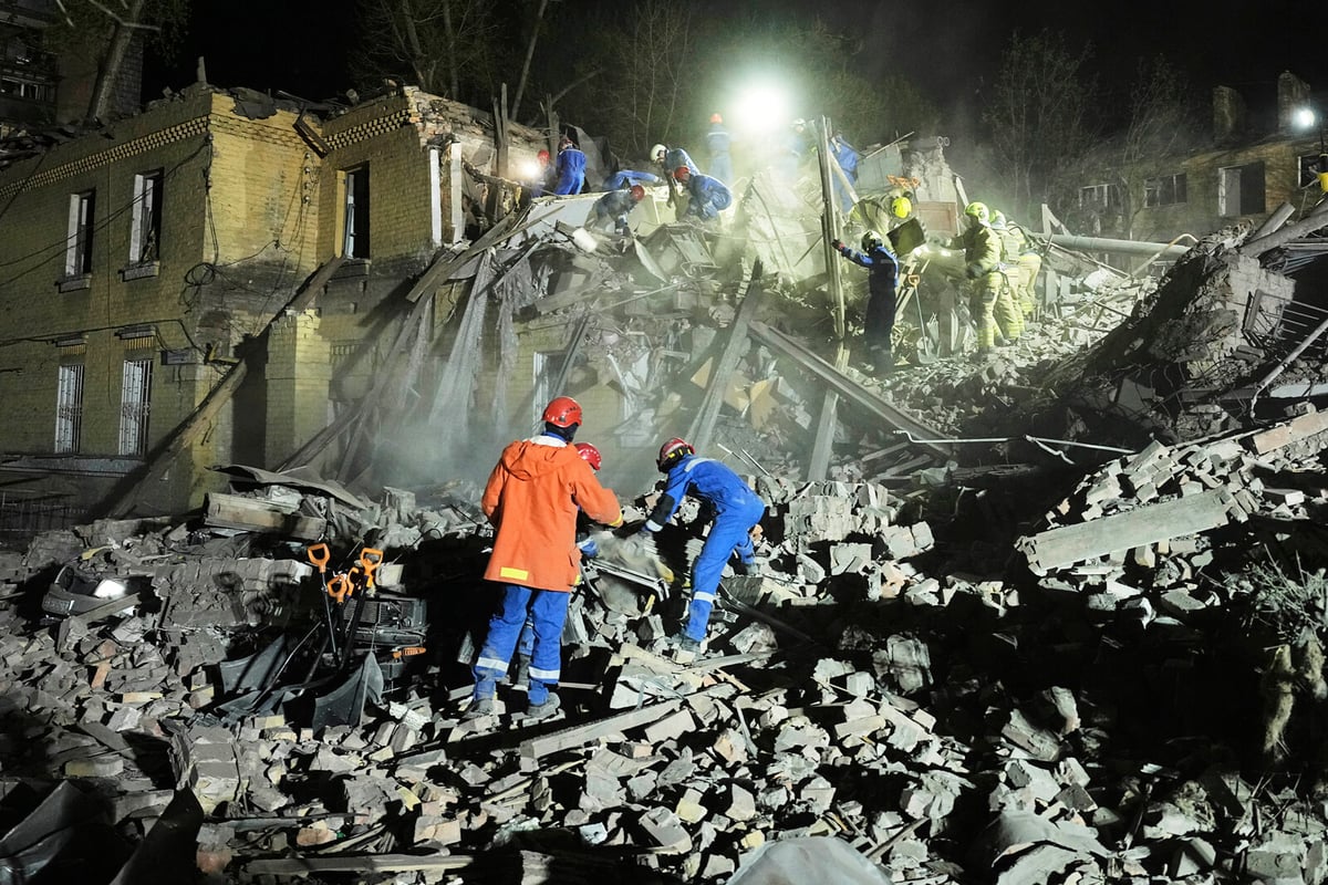 Kyiv Airstrike Leaves 12 Dead and 90 Injured in Major Attack