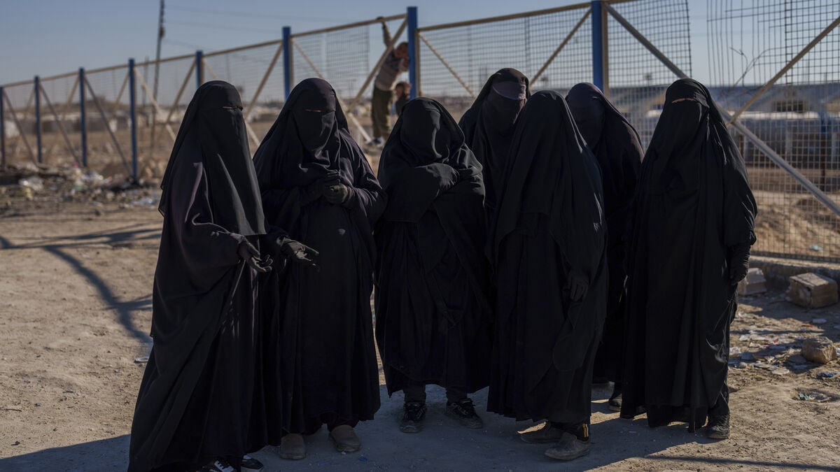 ISIS camp unguarded as the US backs away from Kurds