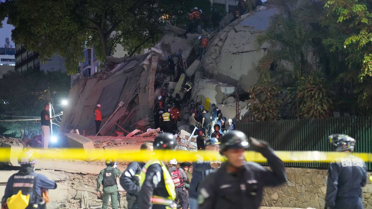 Thousands feared dead after two