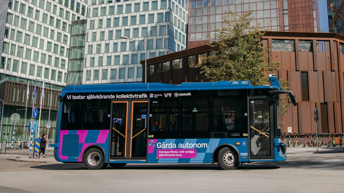 Self-driving bus pilot stopped in central Gothenburg after tram collision