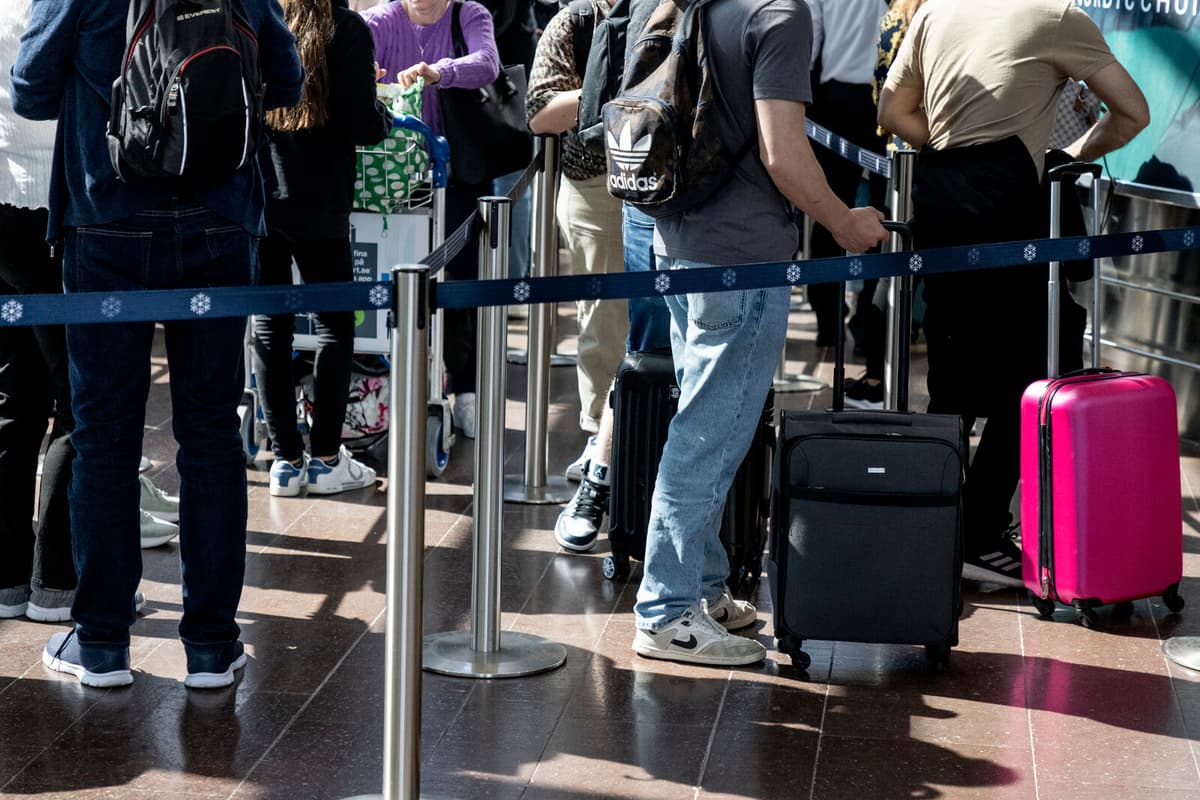 Man at Arlanda Airport Found with 7,000 Dollars in Cash