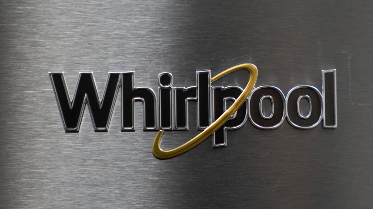 Electrolux Shares Rise as Whirlpool Forecast Cut Sends Stock Down Nearly 10%