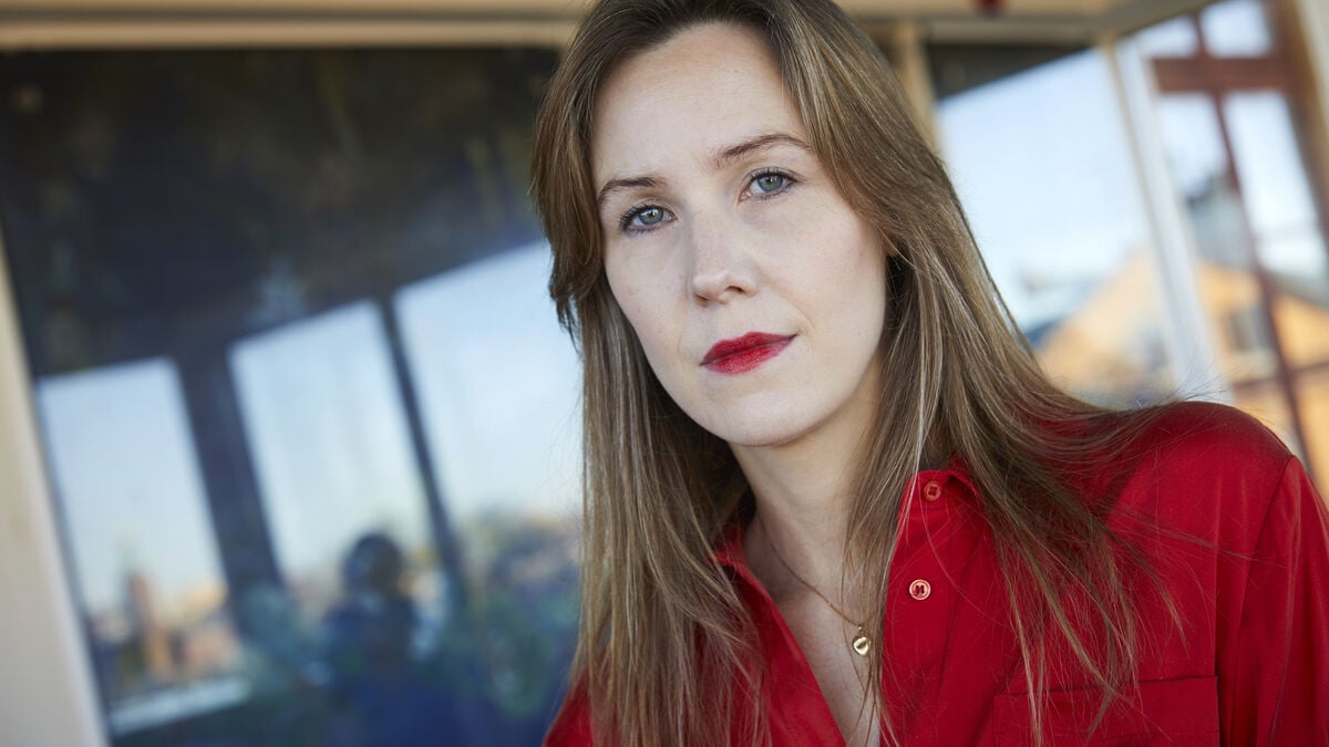 Linnea Axelsson makes playwriting debut with Kännedom