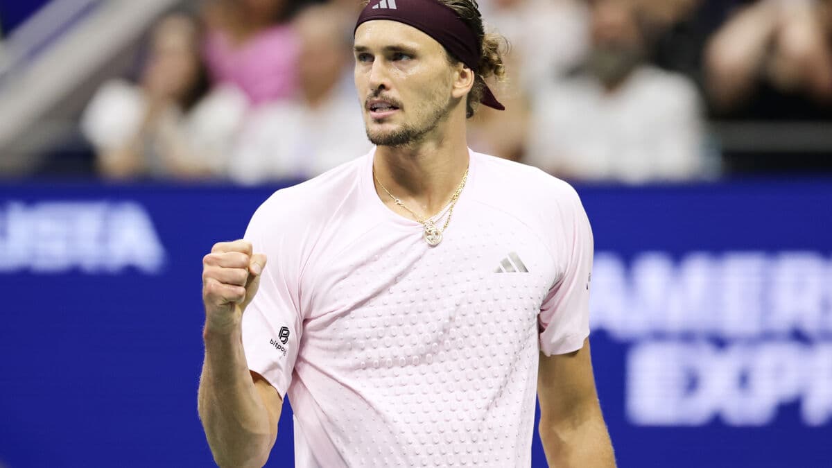 Zverev reaches US Open semifinals with straight-sets win over Van de Zandschulp