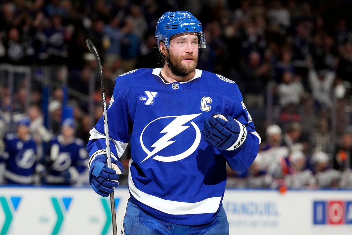 Casper Ruud Applauds Victor Hedman's Leadership in Tampa Bay