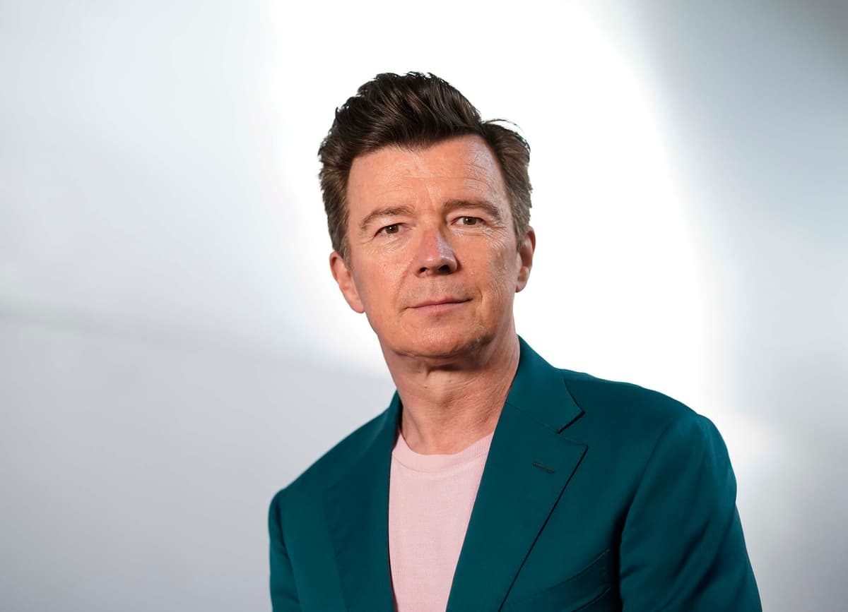 Rick Astley Brings 80s Magic to Allsång på Skansen