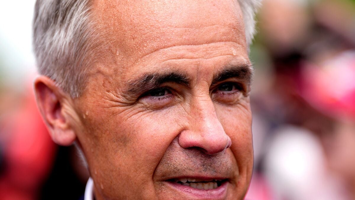 Canada signs deal to build major oil pipeline to Pacific coast
