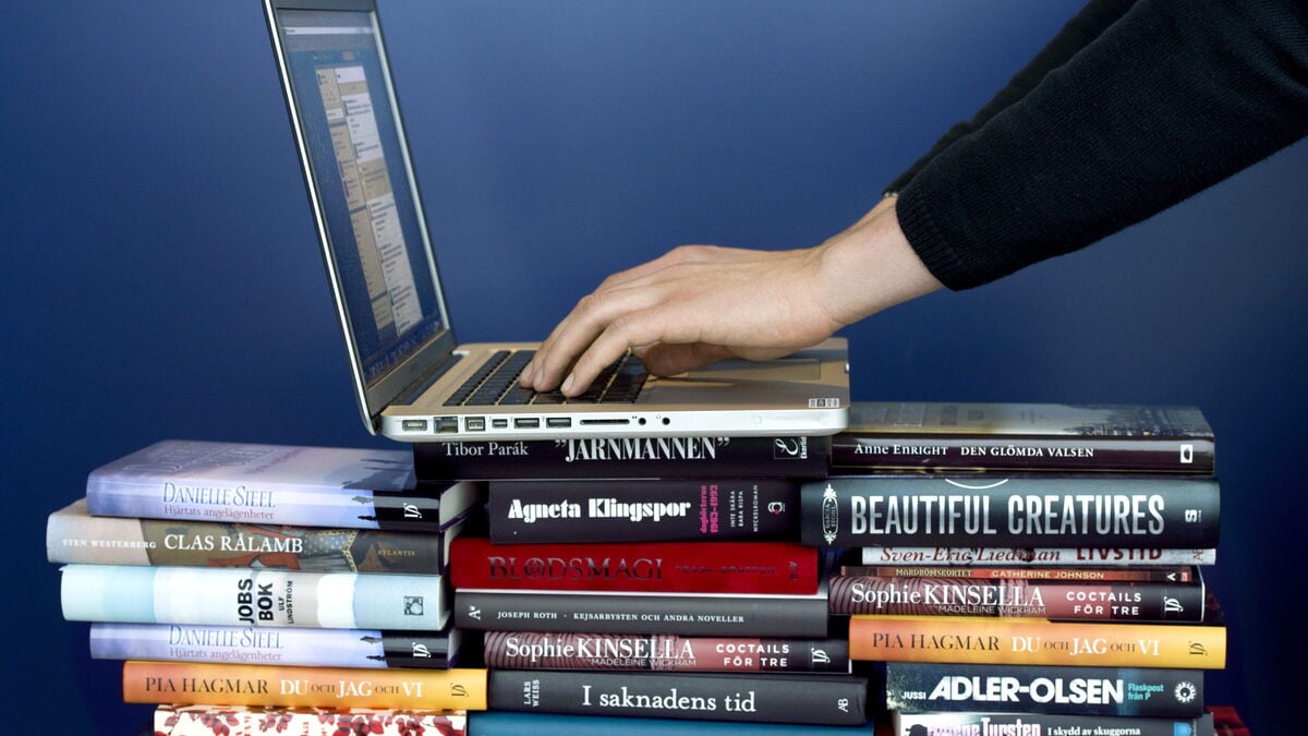 Criticized author receives apology from publisher