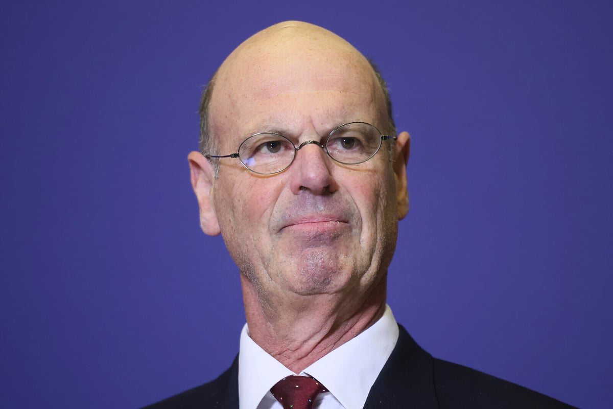 France Cuts 2025 Growth Forecast as Trade Uncertainty Looms