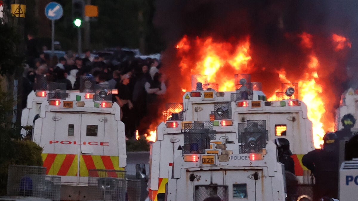Violence and fires follow brutal stabbing in Belfast