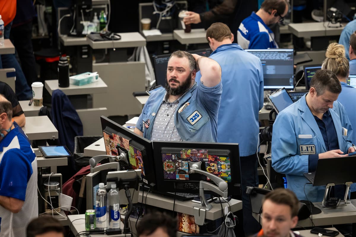 Chinese Tariffs Shake Global Markets, Stockholm Stocks Drop 2 Percent