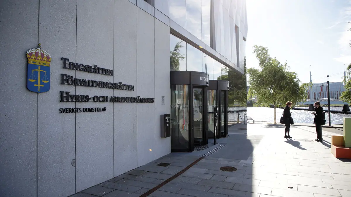 Prosecutors: Sisters tried to kill father in inheritance dispute