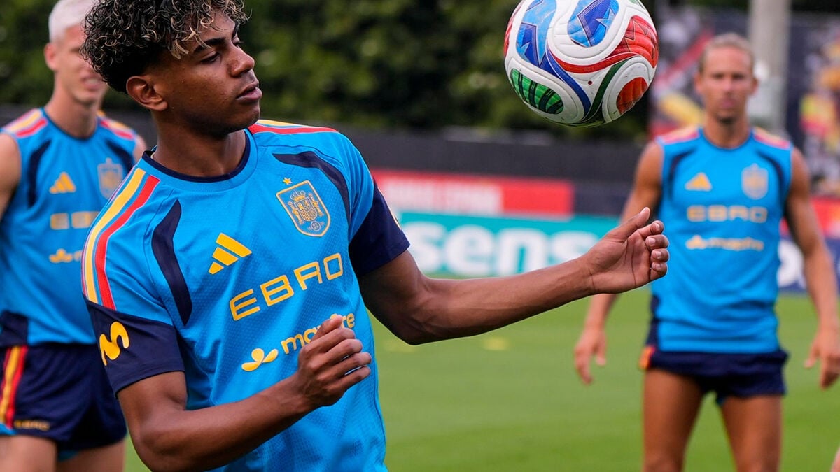Yamal expected to play in Spain's World Cup opener