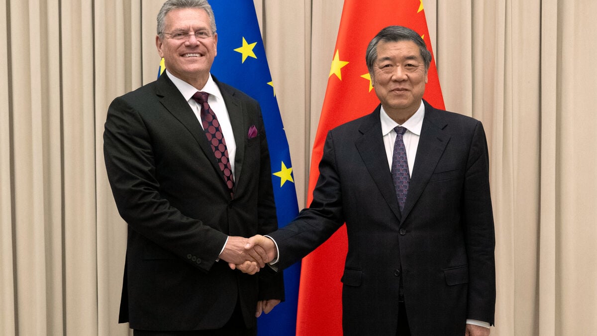 EU-Covers Deal Caps Chinese Hybrid Car Imports at 350,000 a Year for Four Years