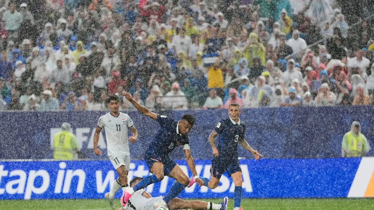 France vs Iraq match suspended at half-time due to bad weather