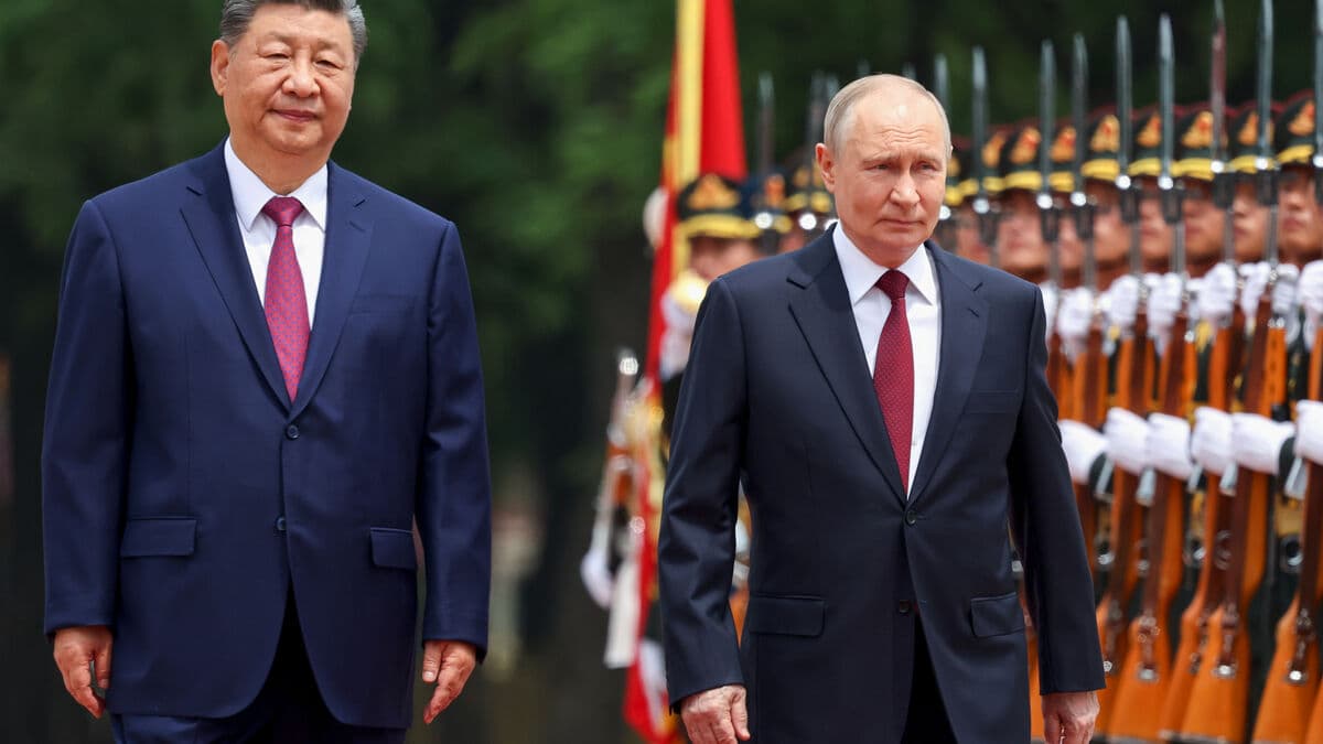 Xi received Putin, praised their countries' ties