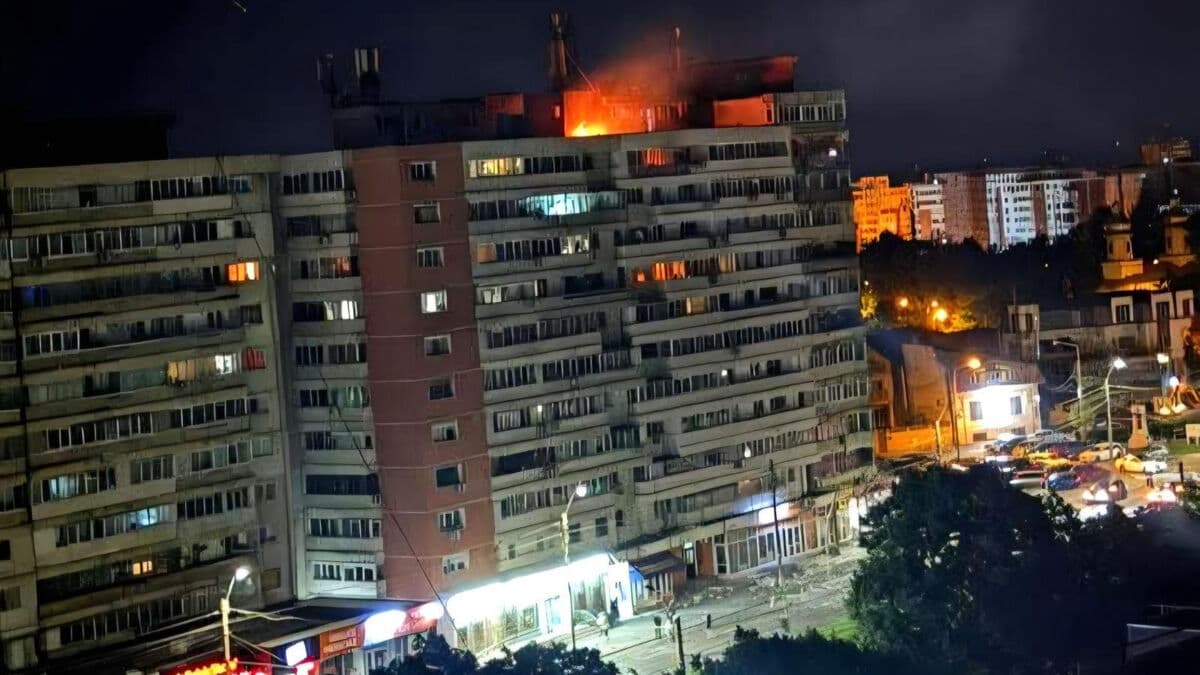 Zelensky offers Romania help after drone attack