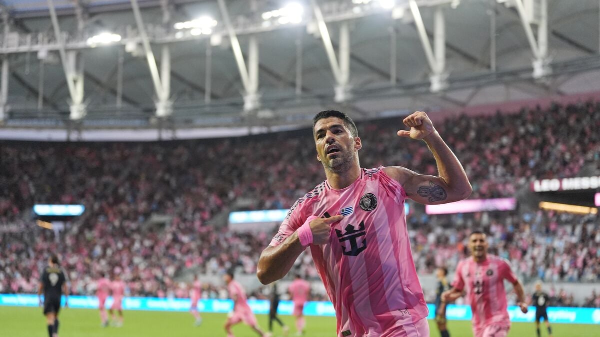 Open for comeback - Luis Suárez snubbed from Uruguay World Cup squad