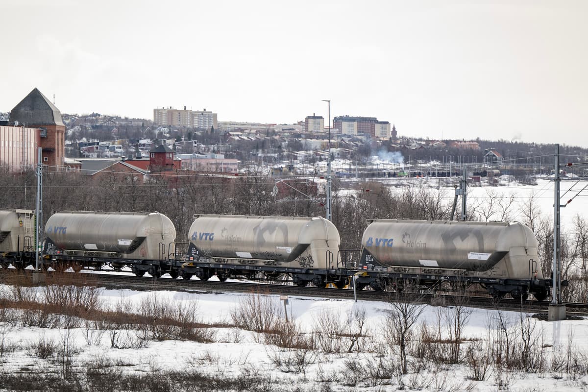 Truck Damages Malmbanan Railway Line Causing Train Traffic Halt