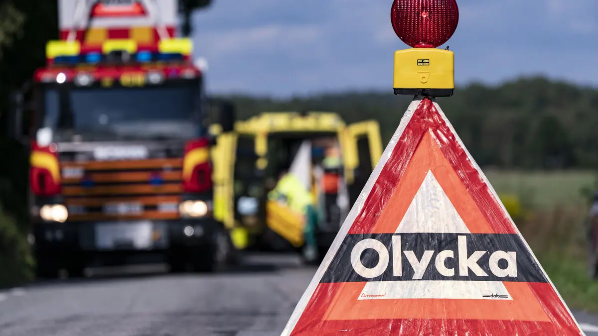 Serious motorcycle accident south of Lessebo, one person taken to hospital