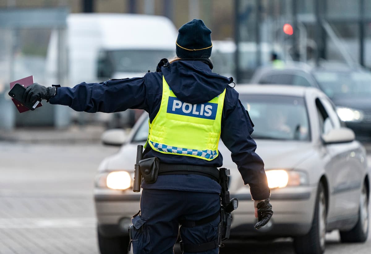 Police Officers and Driver Injured in Linköping Traffic Accident
