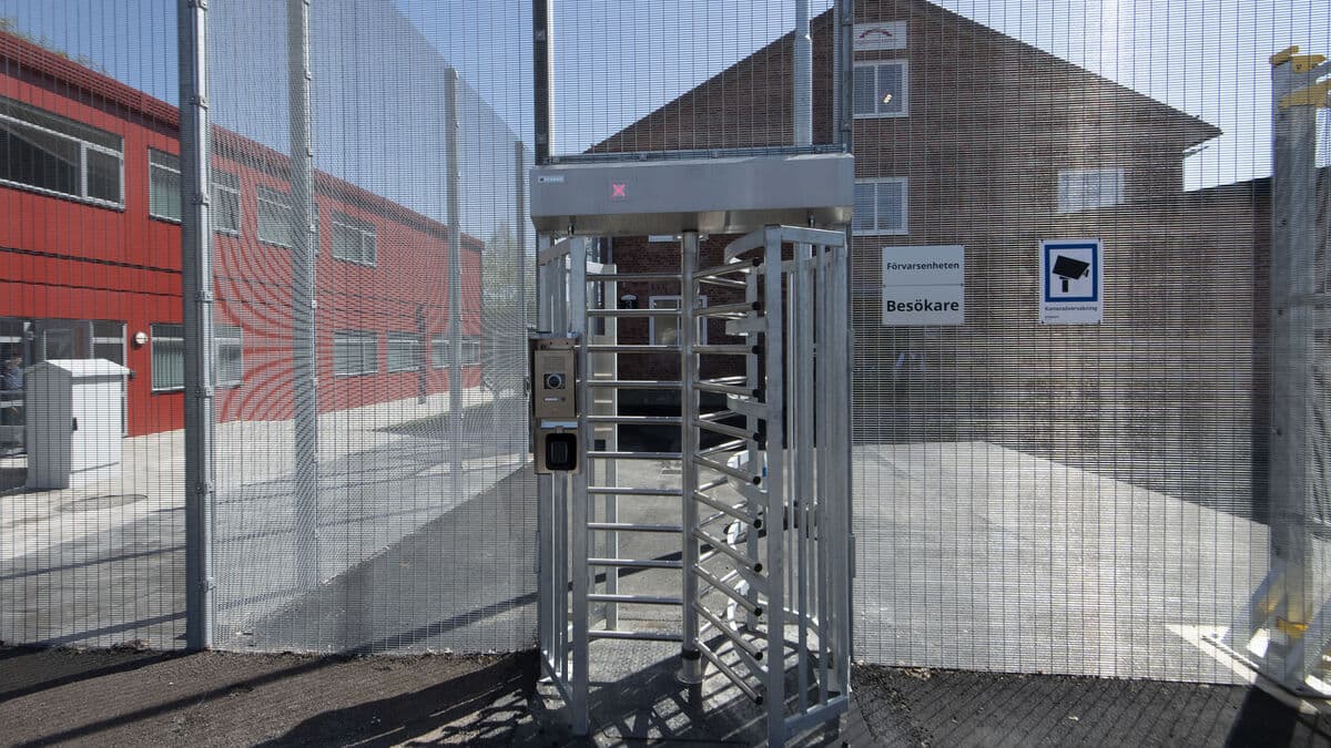 Four Escape Swedish Migration Detention Center with Outside Help