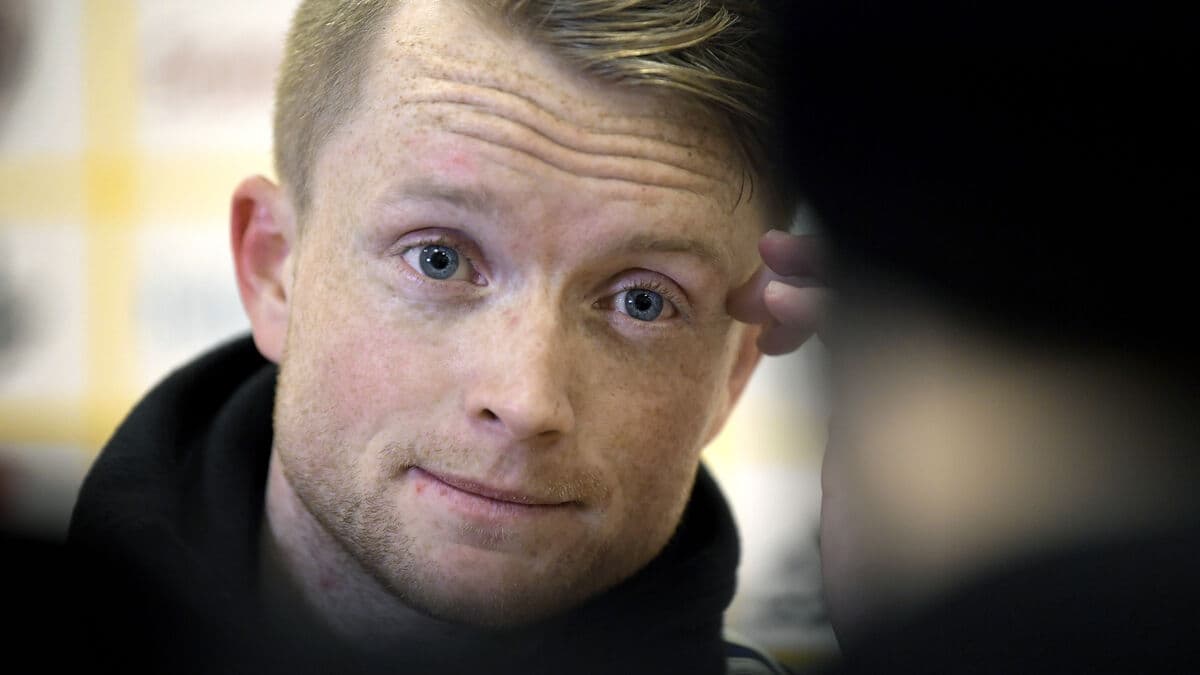 Sam Larsson returns to IFK Göteborg as club battles relegation fight