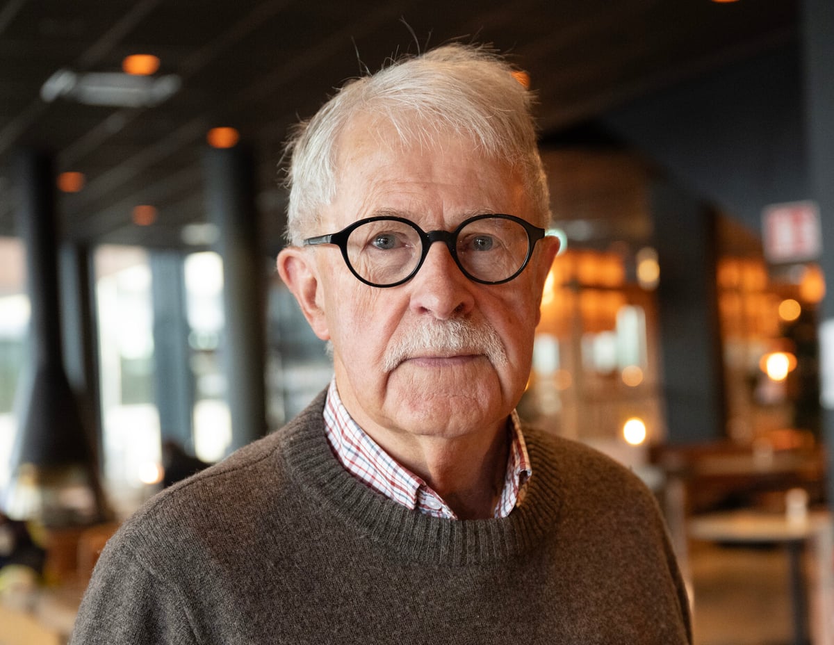 Sverker Olofsson Criticizes Celebrity Focus in SVT's "Det sitter i väggarna"