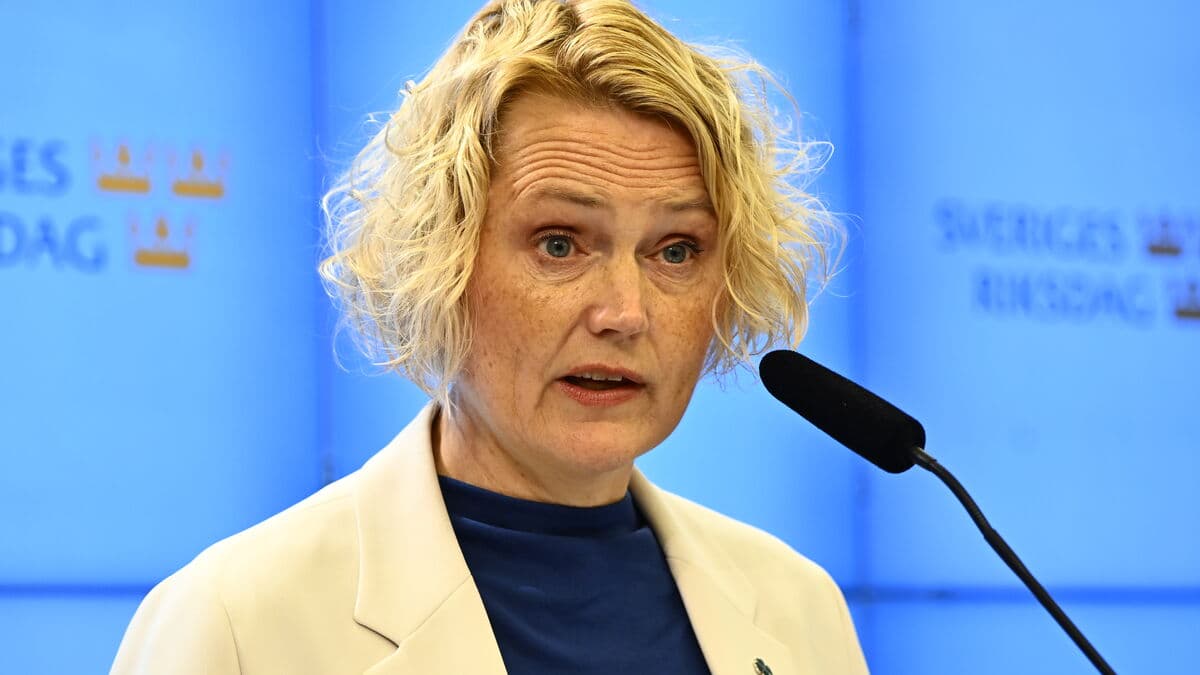 Center Party Proposes Abolishing Employer Contributions to Boost Jobs