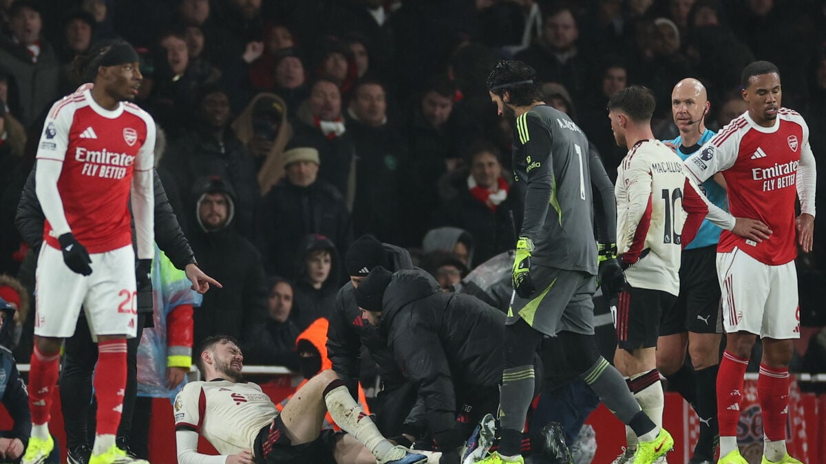 Serious knee injury - Conor Bradley out for the rest of the season