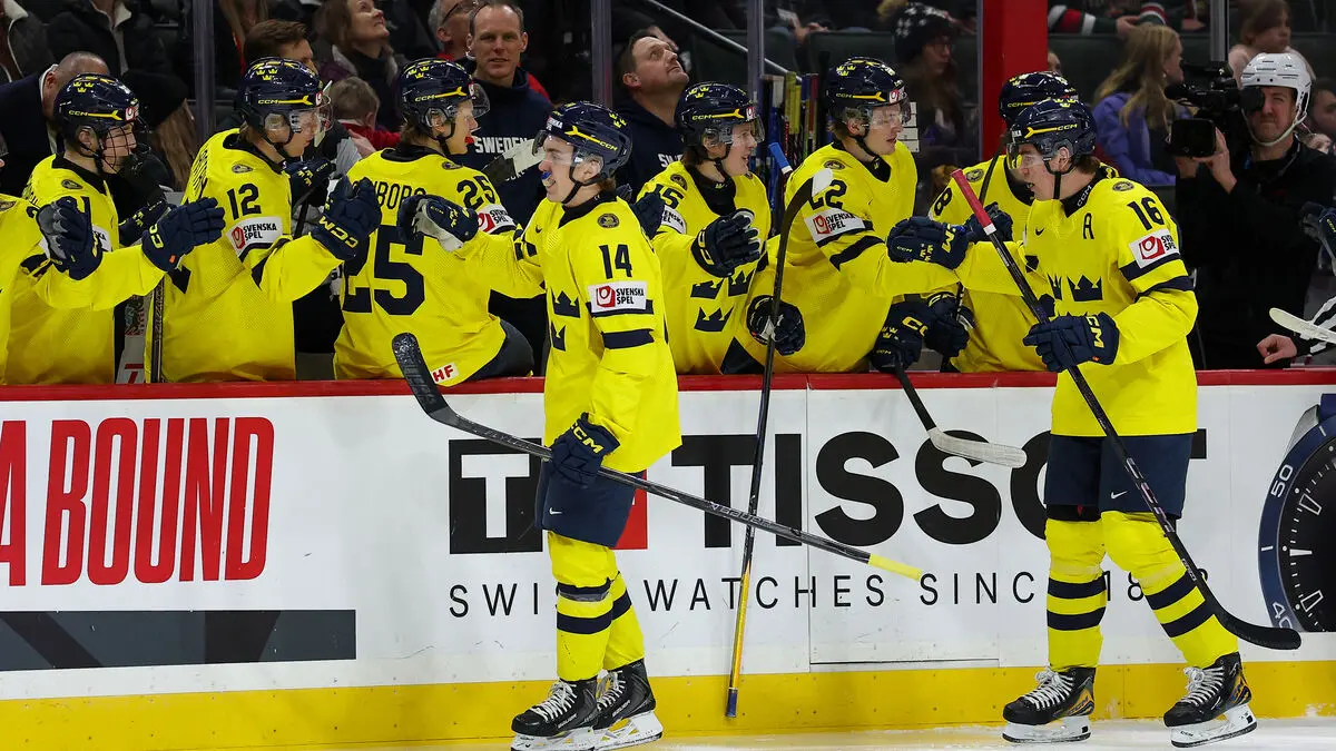 Sweden reach Junior World Championship final after shock win against Finland