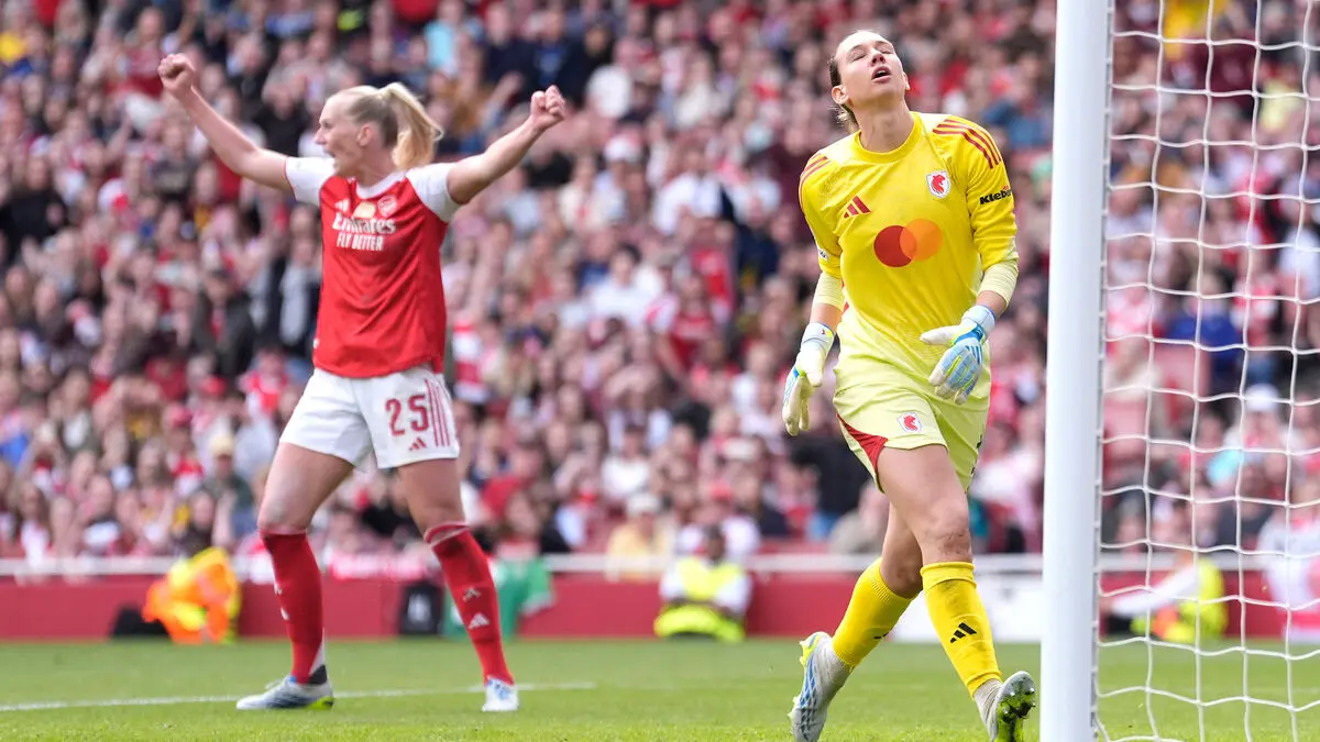 Arsenal turn match into victory after double Lyon mistakes