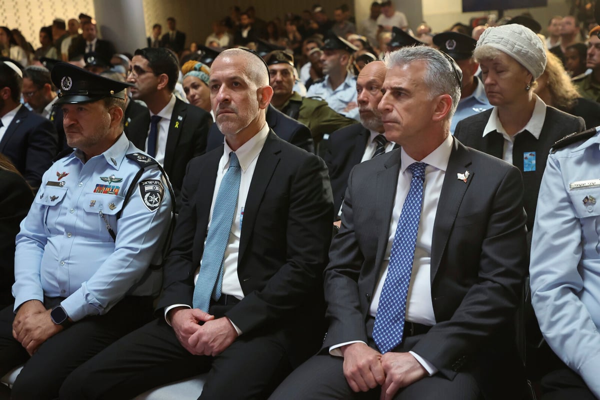 Israel sends Mossad chief to arms talks