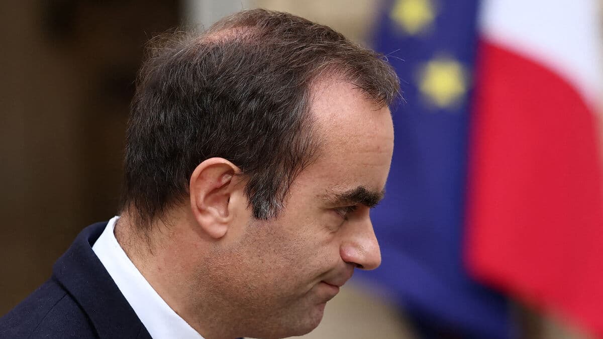 Lecornu Given 48 Hours to Resolve French Political Crisis