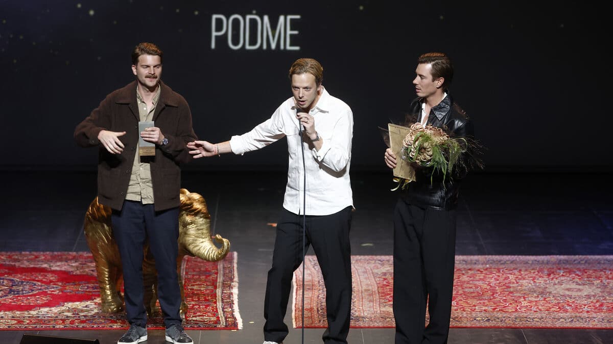 Gold and platinum bars handed over to comedy group JLC and the estate