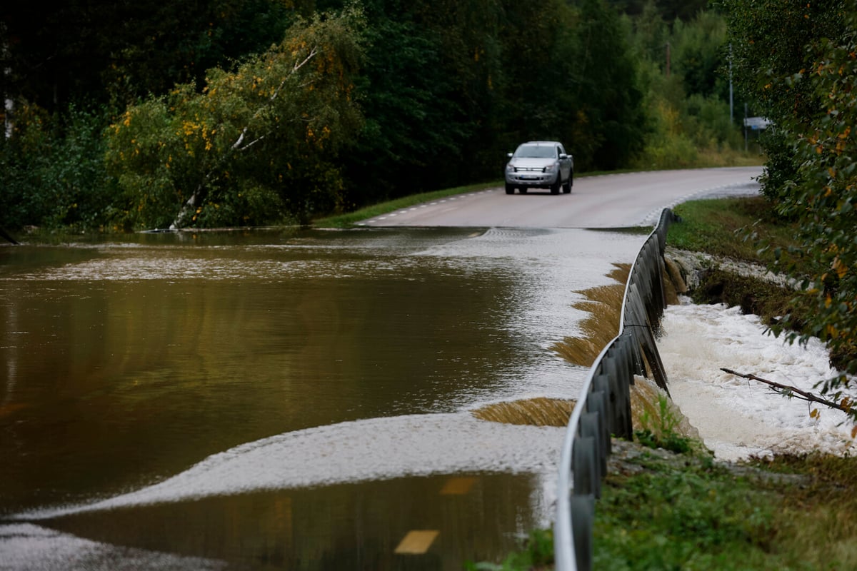 SMHI Reviews Yellow Weather Warnings After Severe Västernorrland Storm